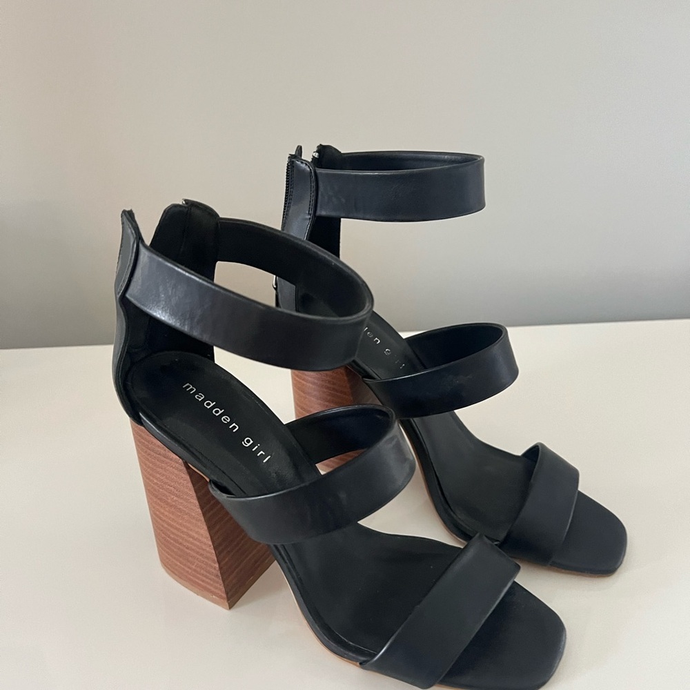 Steve Madden Black Strappy Heels with brown heel
